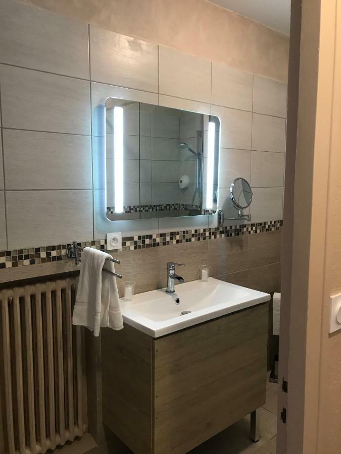Hotel Du Centre - Restaurant Le P'Tit Gourmet Tonnerre Zewnętrze zdjęcie